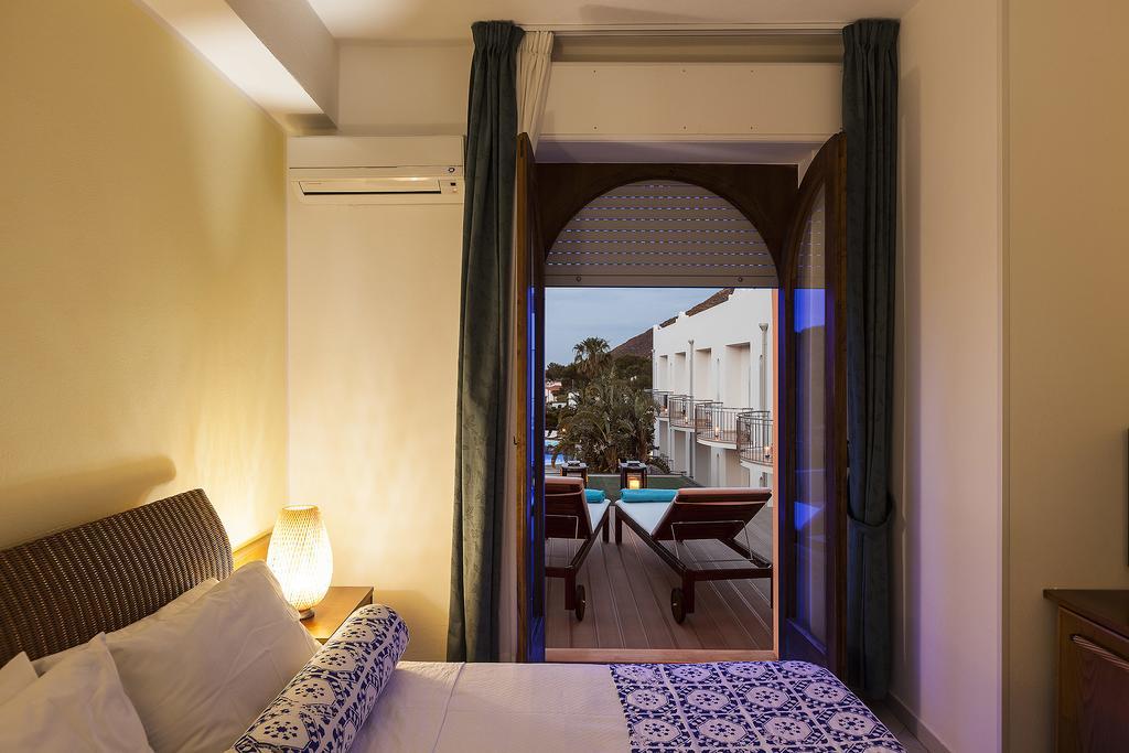 Hotel Orsa Maggiore Vulcano  Exterior photo